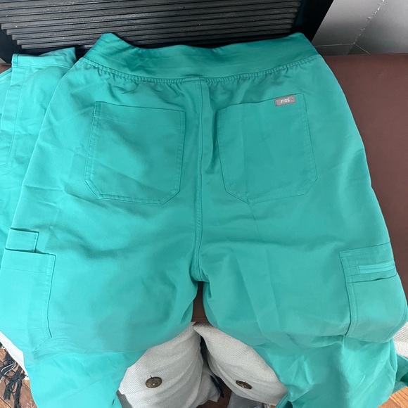 Figs Technical Collection - Picture 2 of 7